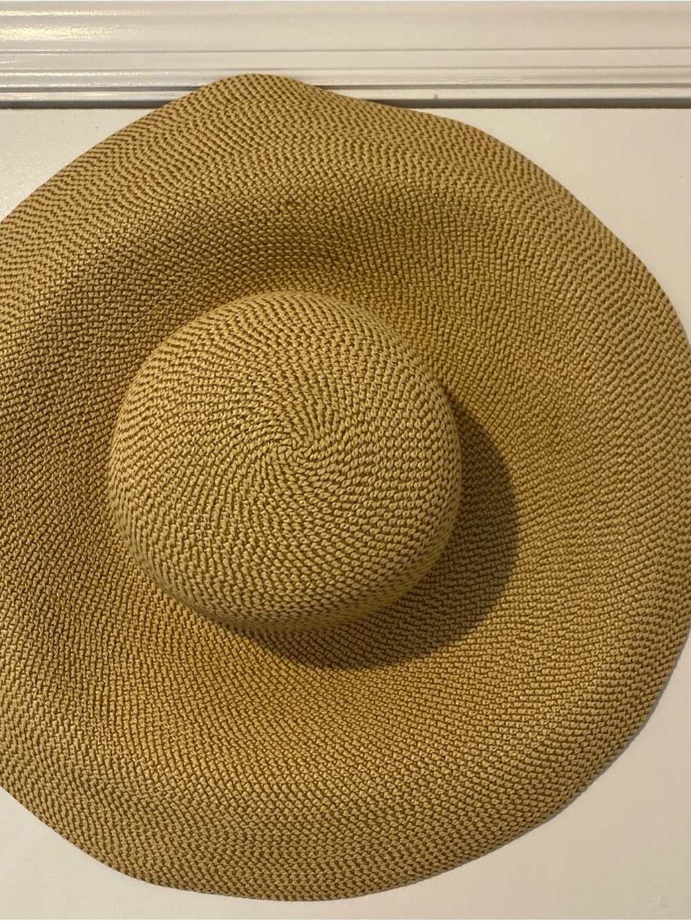 Women’s Wide-Brim Woven Sun Hat in Tan